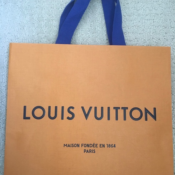 💥LOUIS VUITTON💥 Gift Bag/Paper bag 8-1/4” x 10” x 6” - Picture 4 of 12